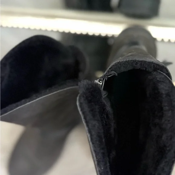 Stylish Black Winter Boots with Buckle Accents - Picture 5 of 14